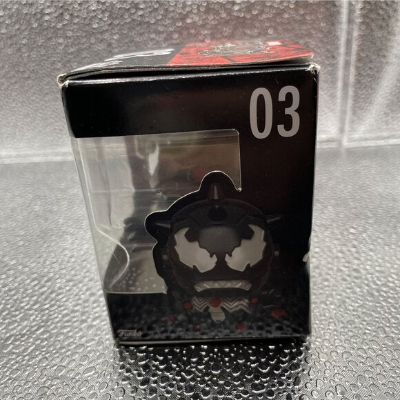 Funko Mystery Minis – Marvel Venom #03 Iron Man (Vinyl Figure) - Picture 2 of 5